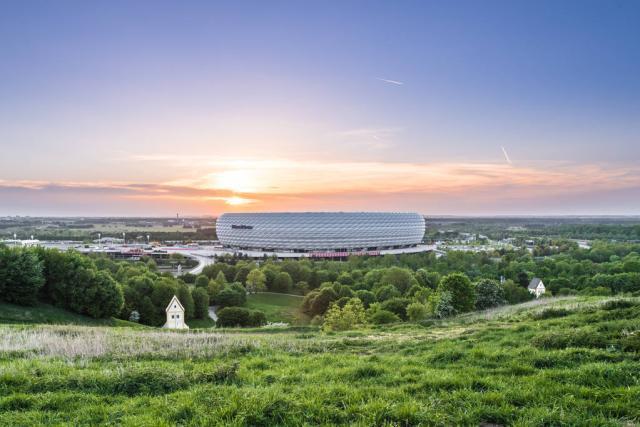 斯图尔特26+7美国女篮力克比利时 梅斯曼24分