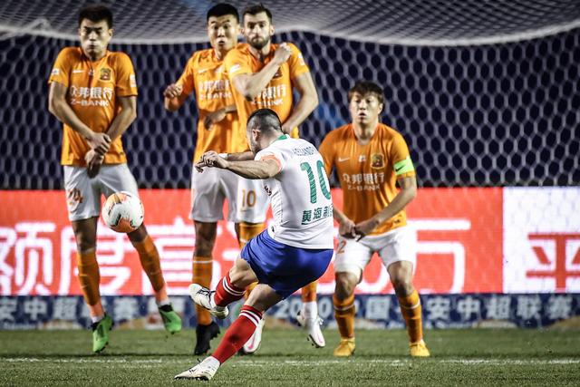 沃特斯40分广东胜山西 陈盈骏15+11广州胜福建