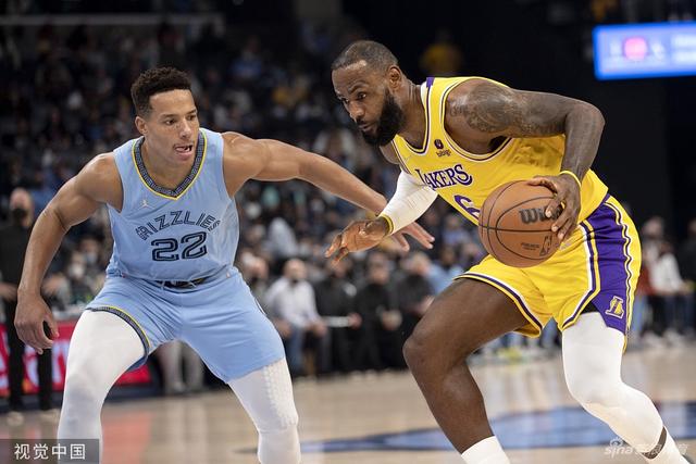 贺希宁44分深圳胜广东 王哲林19+10上海负吉林